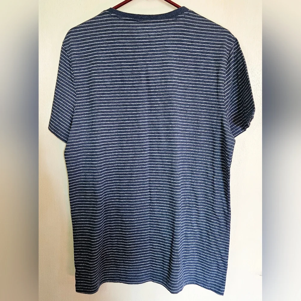NWT Goodfellow & Co v-neck tee size Medium - Picture 2 of 3